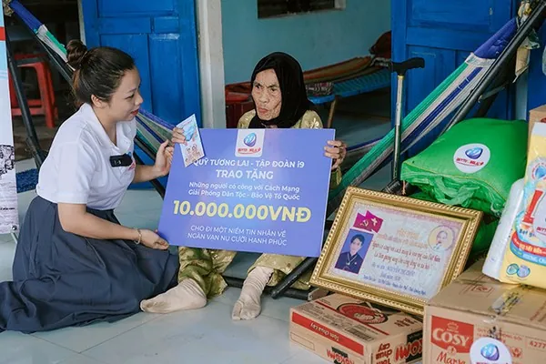 Một nhóm người đang tham gia buổi trị liệu, tượng trưng cho sự hỗ trợ cộng đồng và chuyên nghiệp